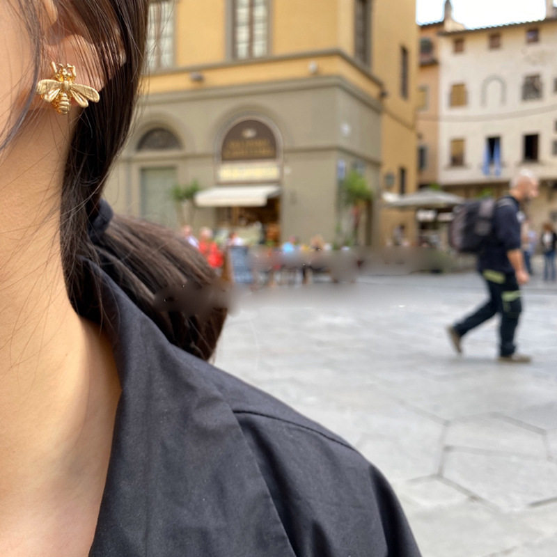 小蜜蜂耳环女2020新款潮925银针耳钉清新百搭耳饰简约耳坠