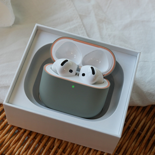 Airpods 4代保护套硅胶蓝牙耳机壳套防摔防滑硅胶TPU三重材质硅胶壳分体亲肤耳机壳