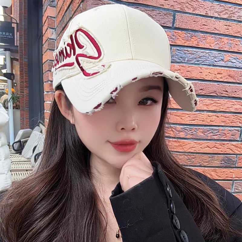韩版破洞刺绣硬顶大头围棒球帽子女春季宽檐显脸小百搭防晒鸭舌帽