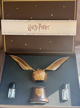 金色飞贼车载香薰装饰智能摆件太阳能喷雾随车启停高级车用礼物