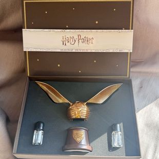 金色飞贼车载香薰装饰智能摆件太阳能喷雾随车启停高级车用礼物