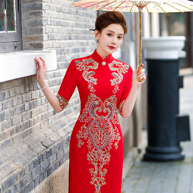 中国风新式走秀旗袍红色舞台表演演出服夏新款喜宴妈妈修身连衣裙