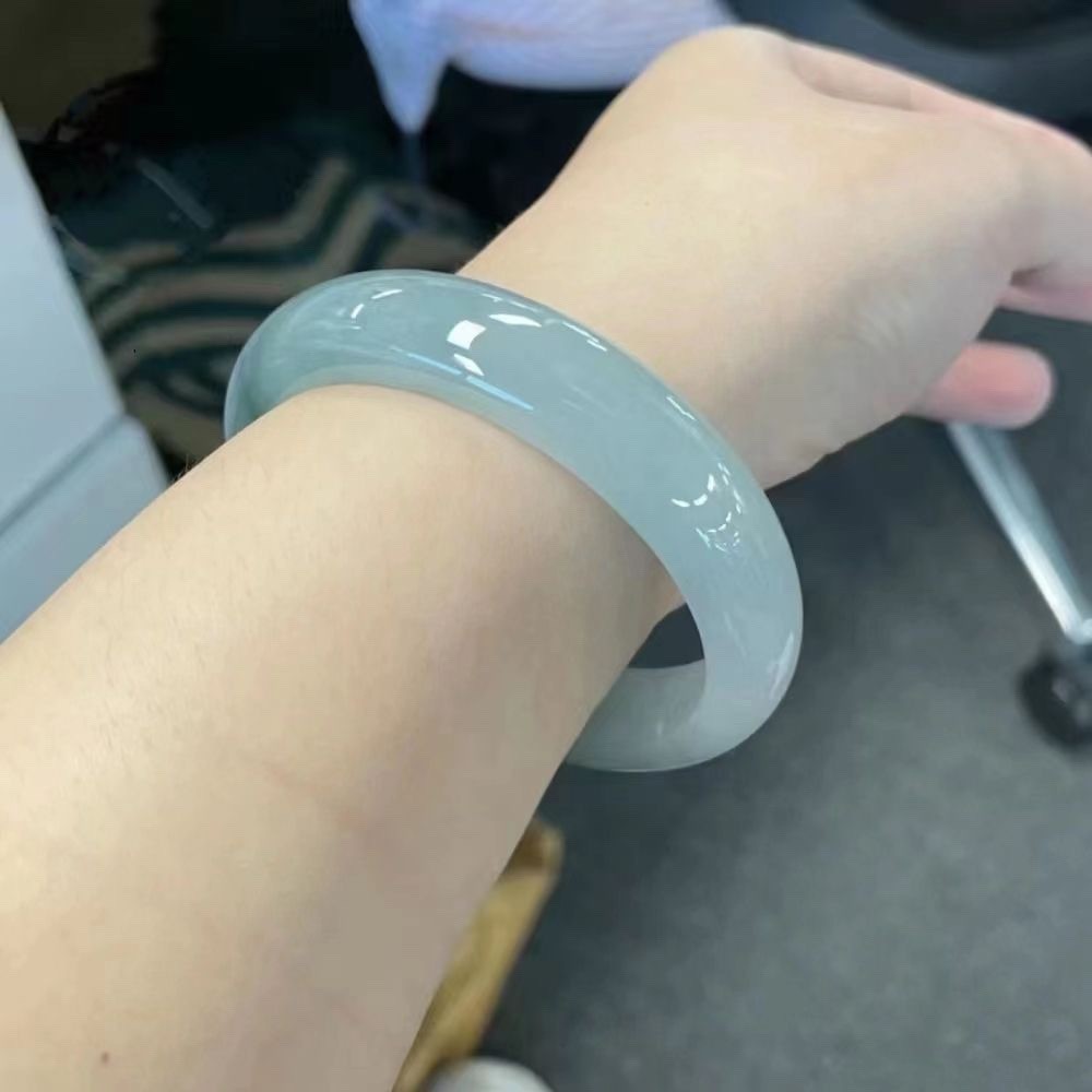 2025缅甸翡翠手镯冰种浅绿油青玉镯少女天然手镯飘花阳绿冰糯种手