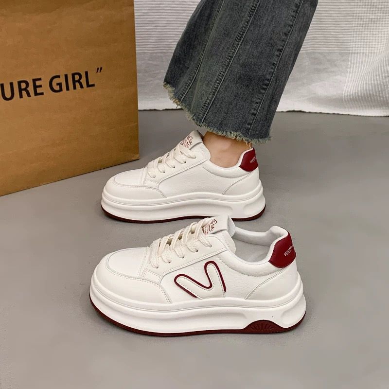 厚底增高小白鞋女2025春季新款百搭学生休闲运动板鞋软底面包鞋子