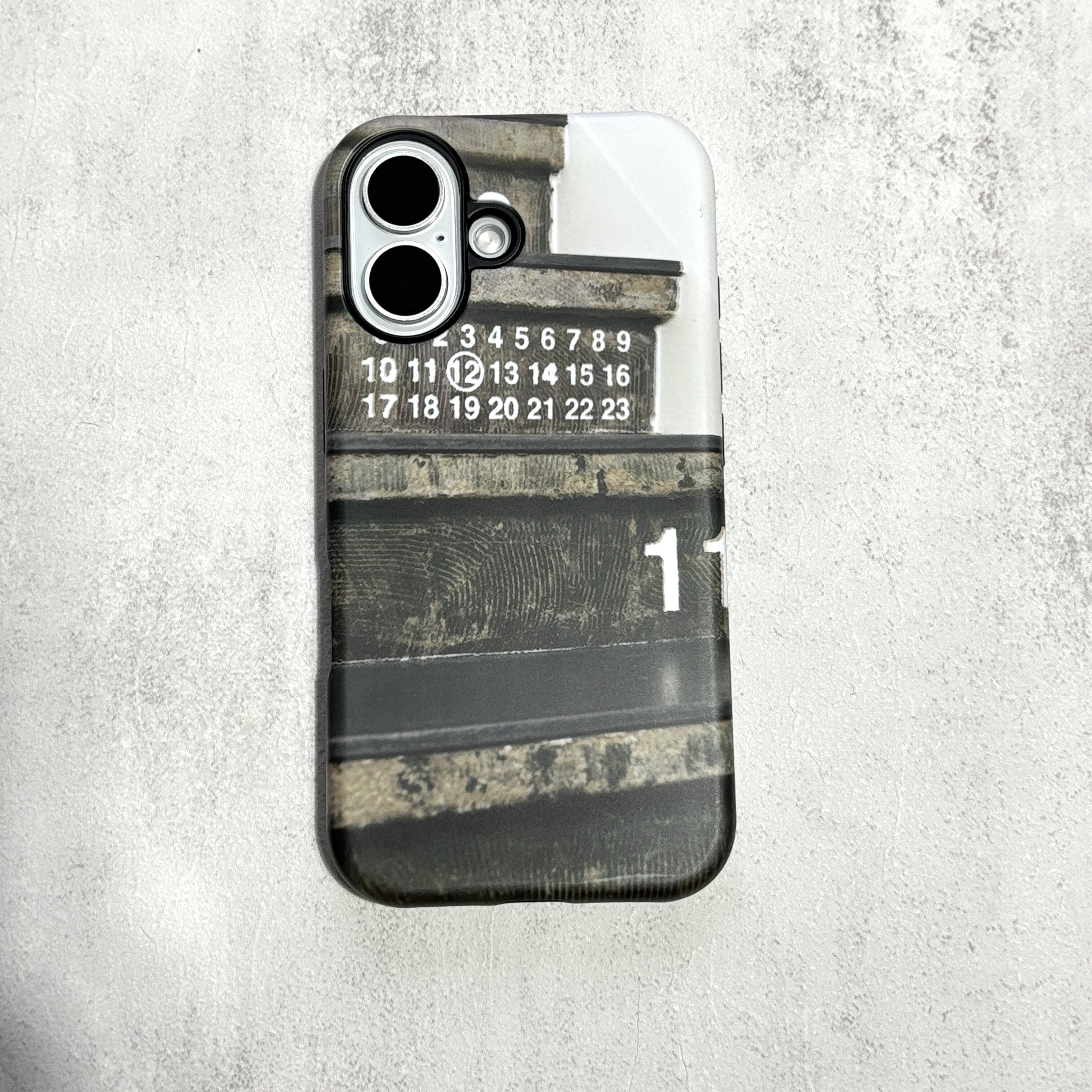 粗心袖口 MM6恶搞潮牌ins风小众个性手机壳 适用安卓苹果iPhone17ProMax16Pro15Pro手机壳