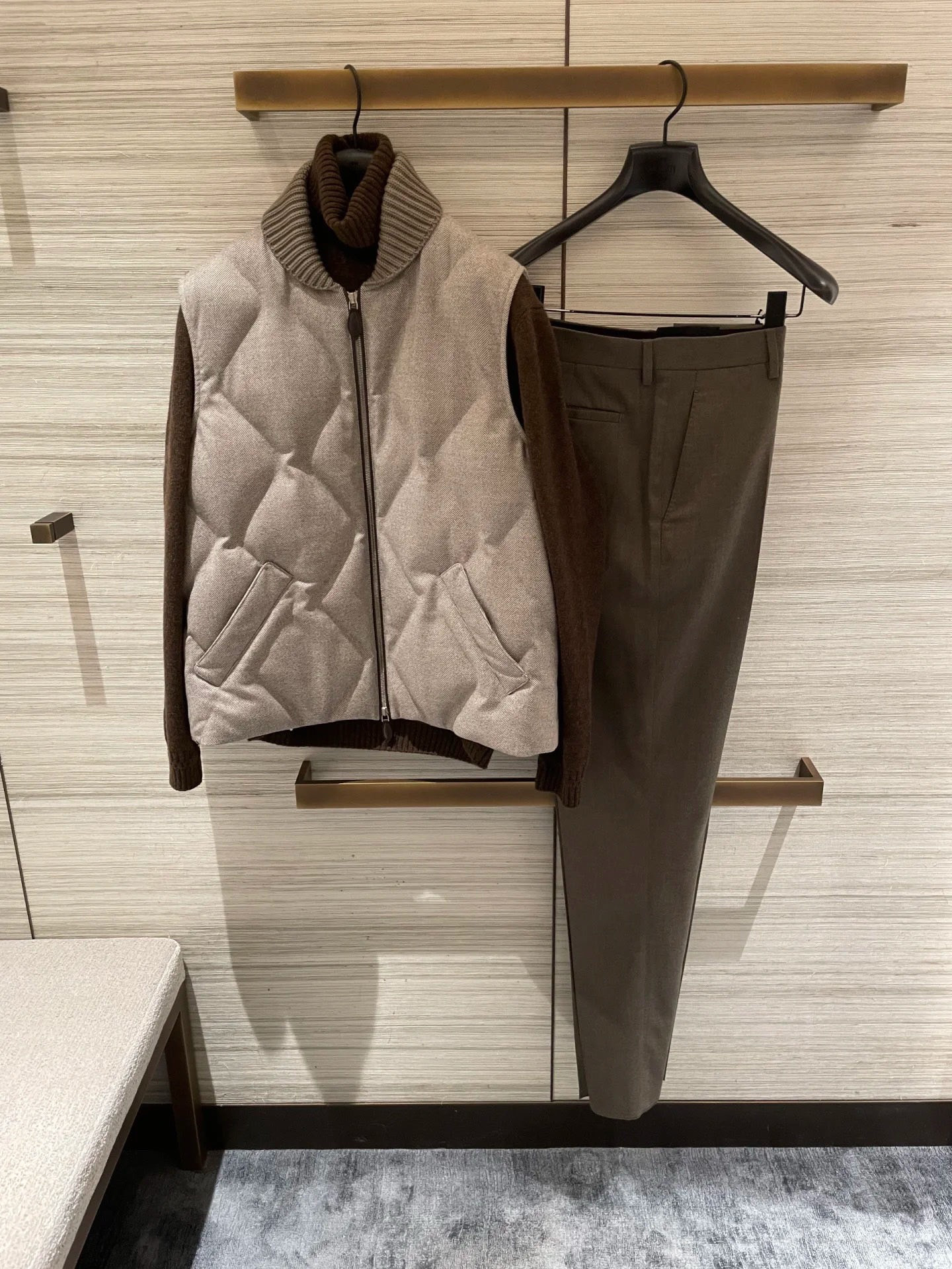 【27800 BLT版】保暖白鹅绒填充菱形格羊毛混纺针织领羽绒马甲男