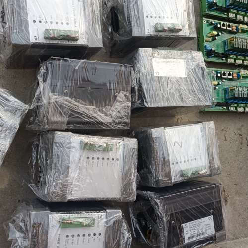 M5TP4V030-24J电力调整器有几台，顺丰快递到付