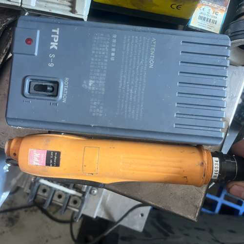 TPK电动螺丝刀，带原装电源，整套出，功能正常。议价出