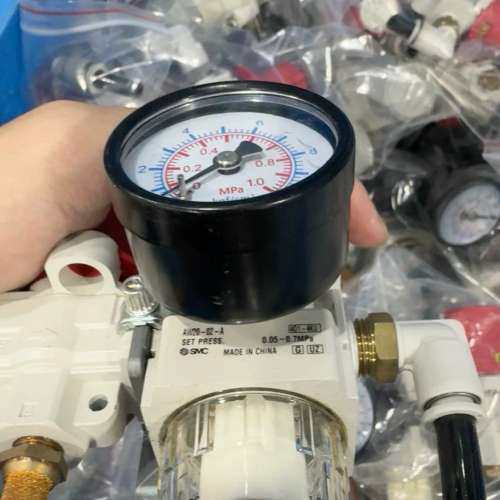 SMC单杯过滤器AW20－02BG－A。实物照片。