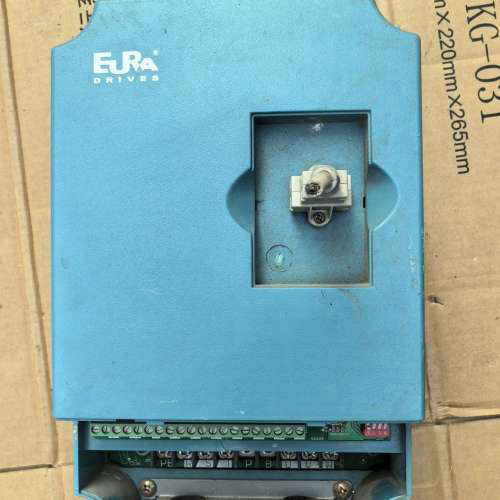 F2000 -P0037T3B 变频器3.7千瓦 包好