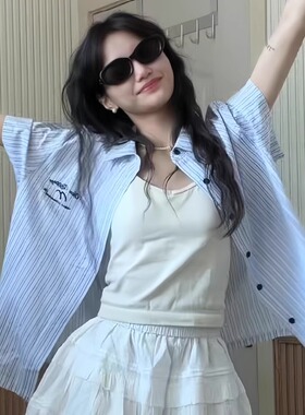 学院风日系蓝色条纹短袖衬衫女款夏季宽松小众设计感百搭休闲衬衣