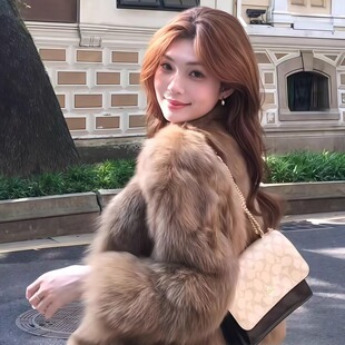 气质狐狸毛短款皮草外套女冬季赫本高级感皮毛一体保暖毛毛绒大衣