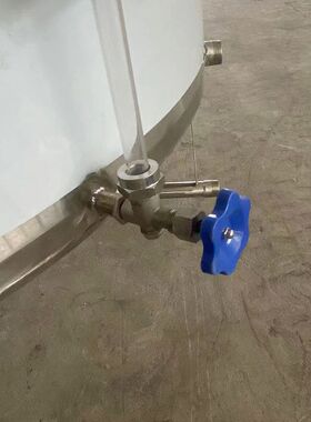 5立方棕榈油储存罐 不锈钢胡麻油储油设备 304葵S花籽油储罐带爬