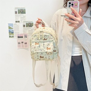 女士双肩揹包出游轻便女士轻量化登山包旅行揹包女款通勤包小个子