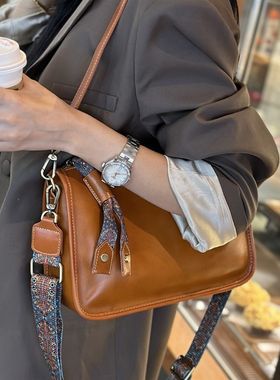 包包女2024新款高级感法棍腋下包单肩包大容量R真皮女包斜挎包复