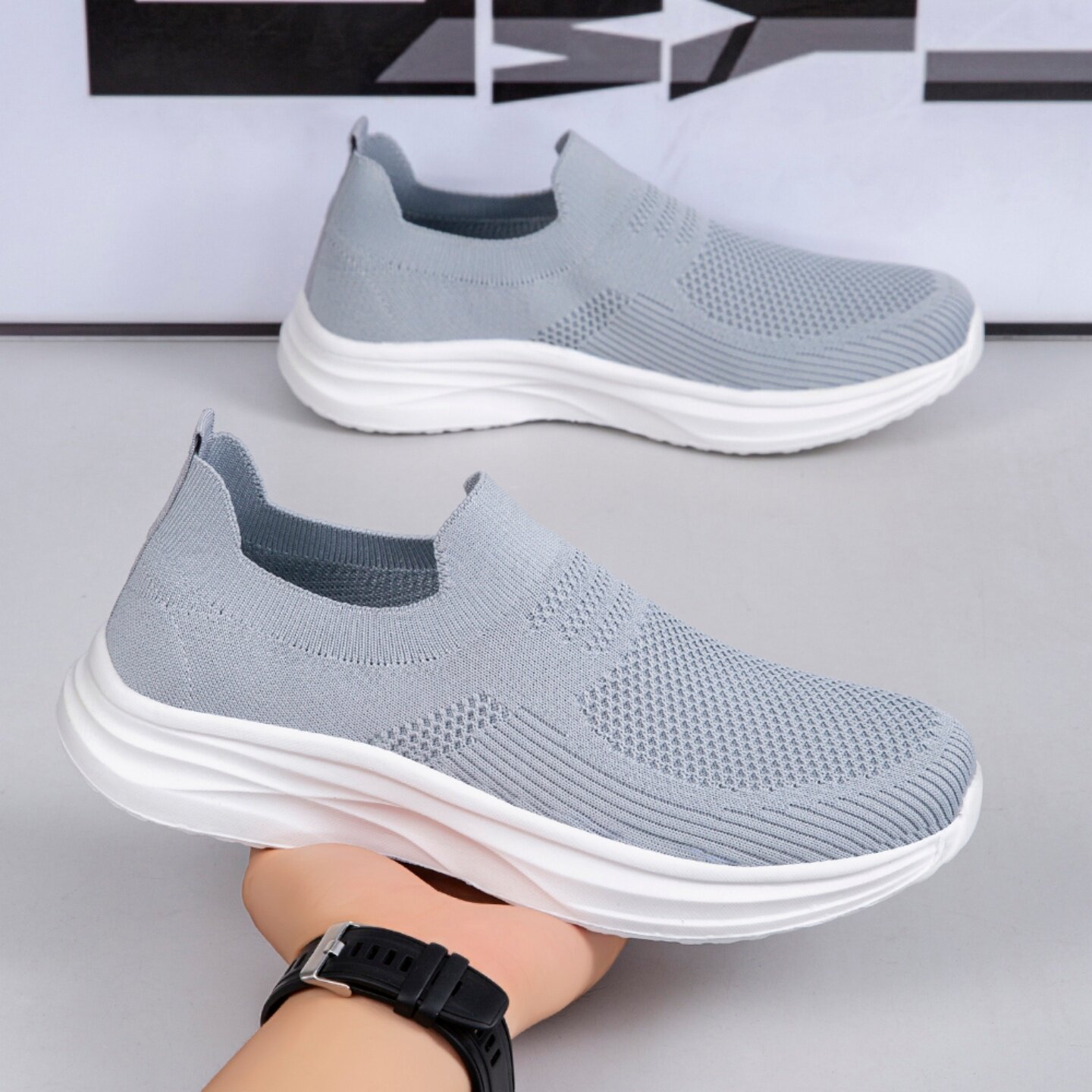 2026春夏男鞋飞织网面透气一脚蹬超轻软底休闲运动鞋中老年爸爸鞋