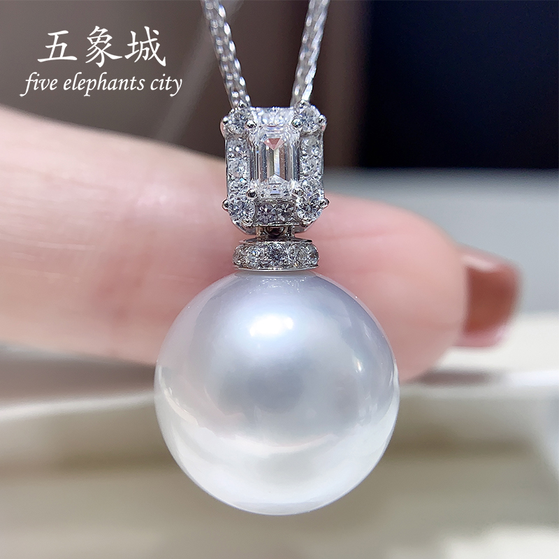 冰糖款澳洲南洋白珠吊坠正圆极强光18K金方钻石海水珍珠项链冷光
