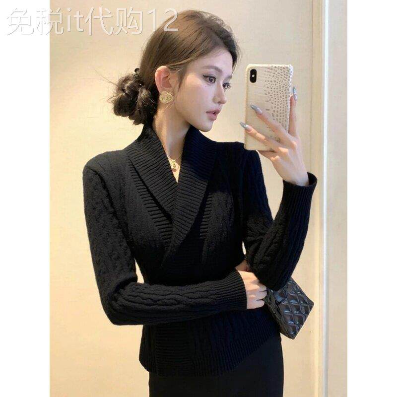 黑色斜领针织衫女秋冬2026新款高级感气质减龄修身显瘦保暖上衣女