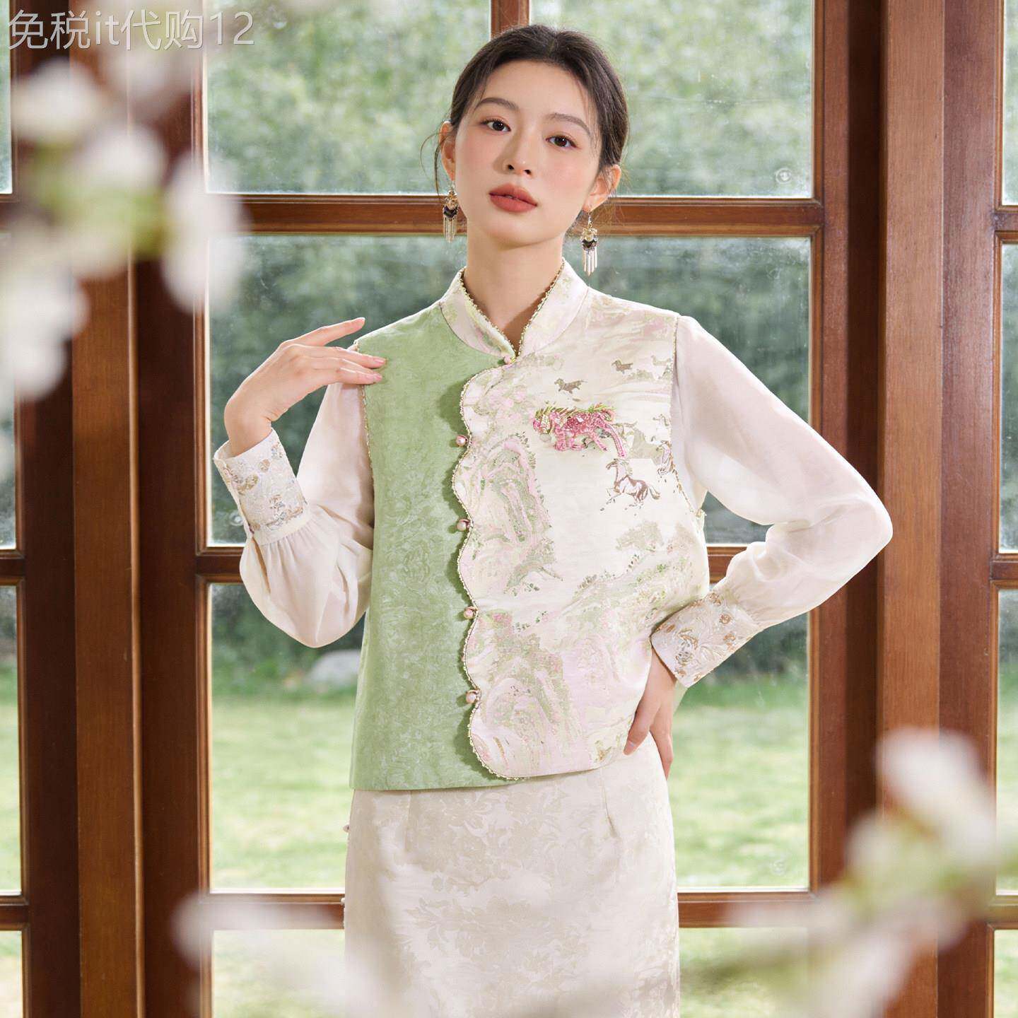 小马钉珠提花新中式马甲背心女款改良玉石扣漂亮减龄真丝国风上衣