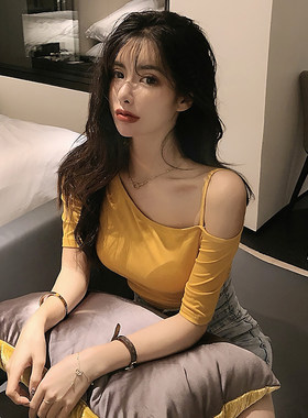 网红女主播性感半漏显瘦露肩T恤