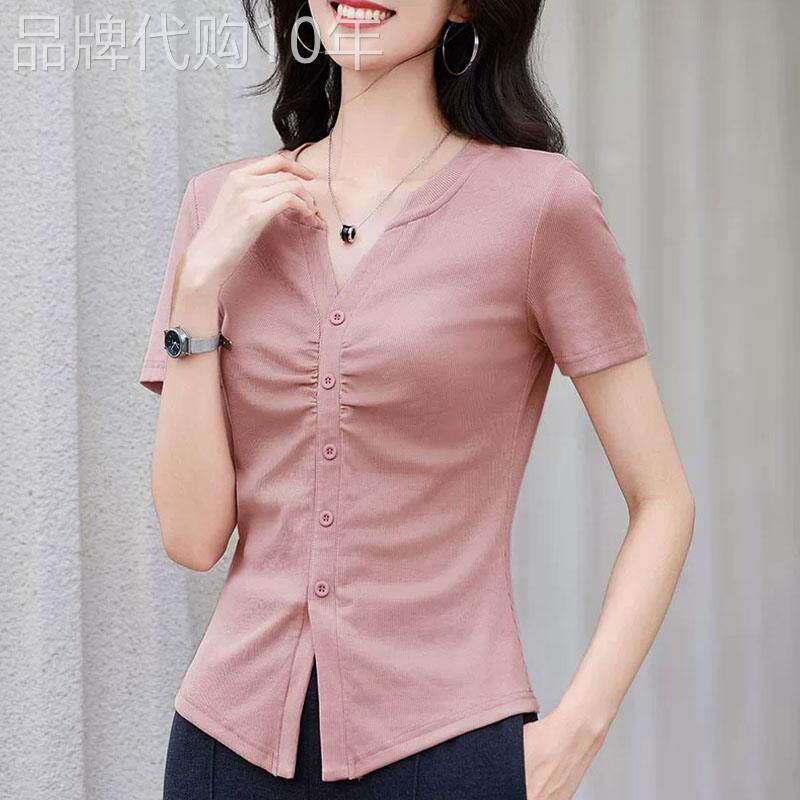 不规则V领正肩短袖t恤女士夏季2026欧货粉色钮扣显瘦上衣百搭T恤