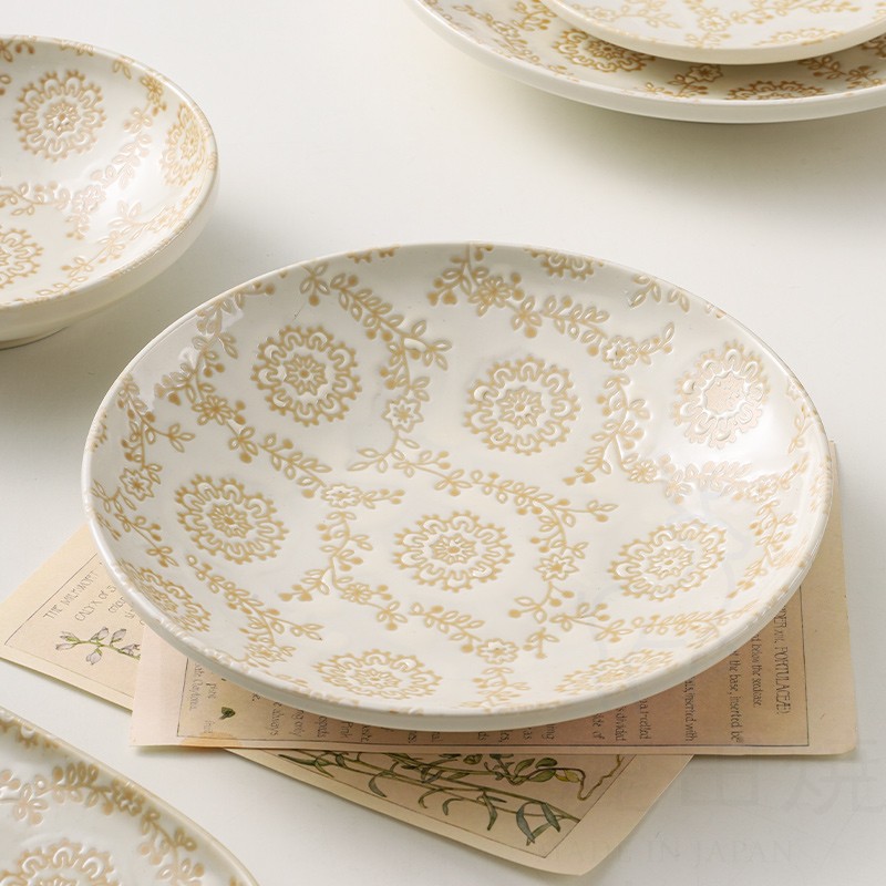 日本进口陶瓷日式浮雕欧式家用圆盘餐盘菜盘盘子深盘长方盘釉下彩