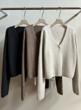 MAR  元派2025秋季新款一粒扣浣熊绒针织开衫简约V领上衣A5709