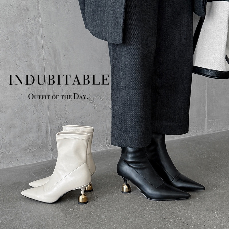 7cm高跟尖头短靴女2025新款秋冬季细跟瘦瘦靴百搭时尚白色时装靴