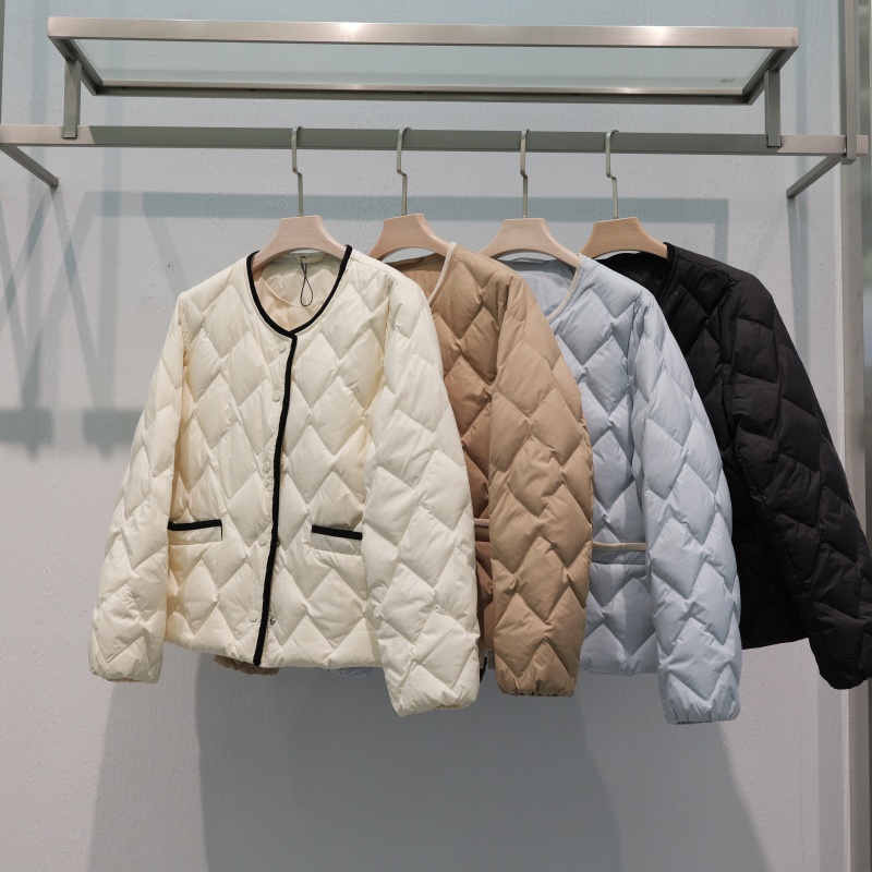 2025年单排扣短款超轻小个子圆领轻薄羽绒服女【1002】TX11.21