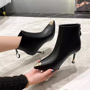 真皮细跟尖头短靴女2025年秋冬季新款水钻马丁靴黑色5CM高跟鞋子