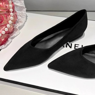 职业通勤休闲 春季 百搭低跟平底 女2025新款 黑色绒面浅口尖头包鞋