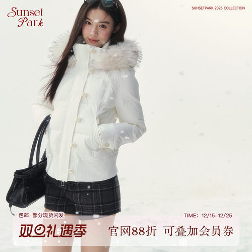 无人之境的雪地羽绒服