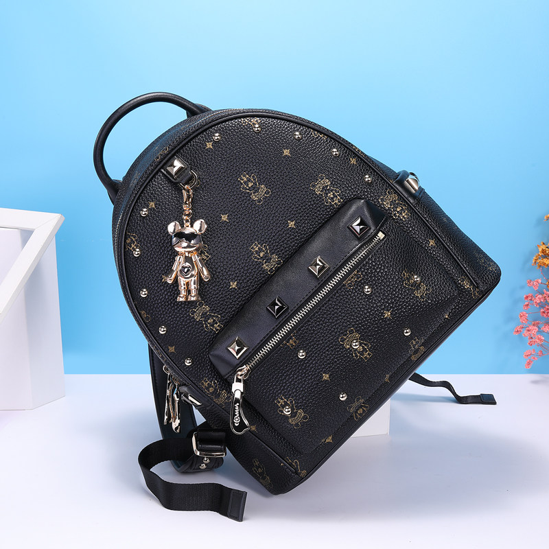 星际熊潮流休闲双肩包新款时尚运动背包小熊挂件双肩背包女包中号