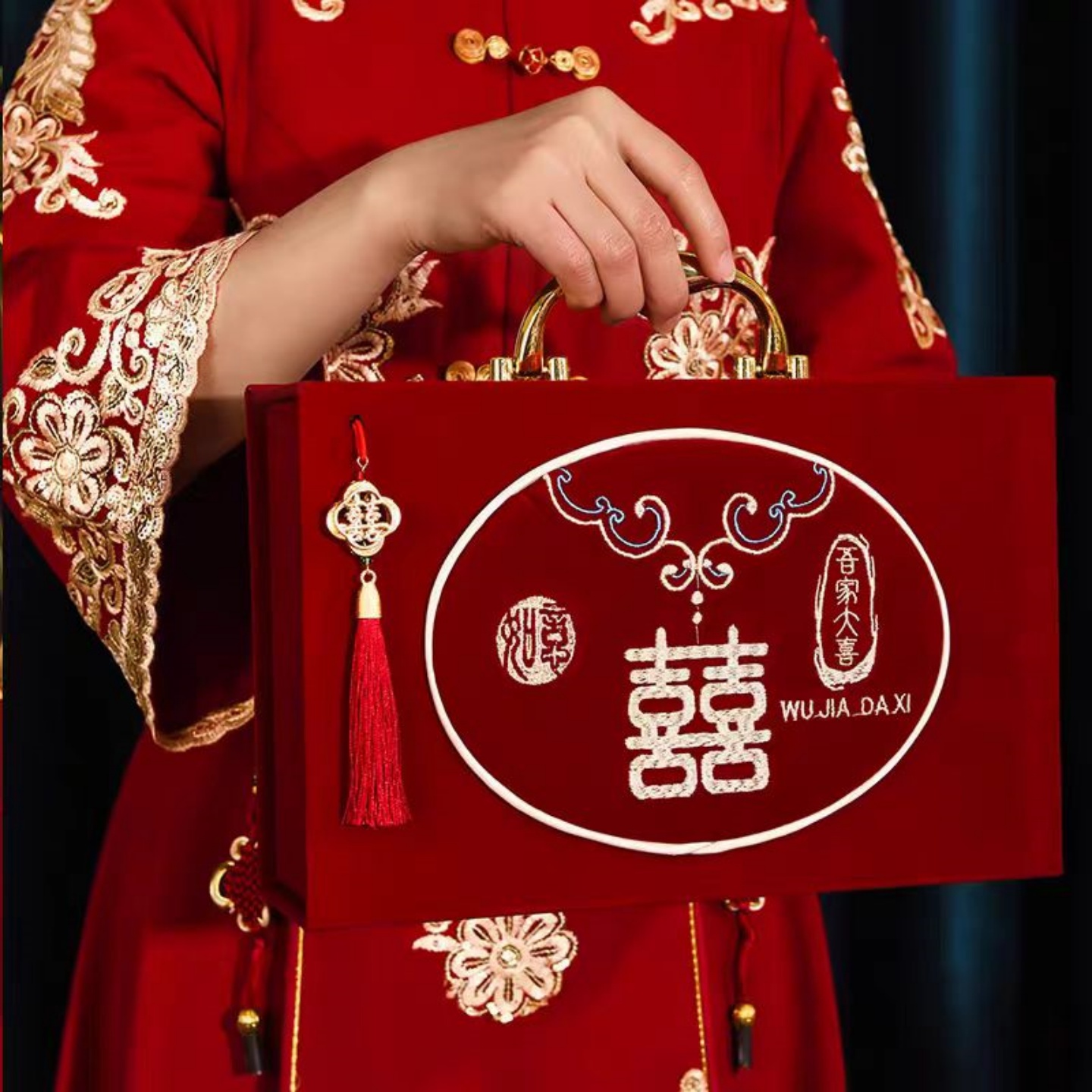 彩礼现金礼盒高档订婚钱