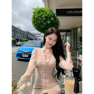 春装 2026新款 花边衬衫 收腰小衫 女 JustQin 性感两件套装 拜占廷