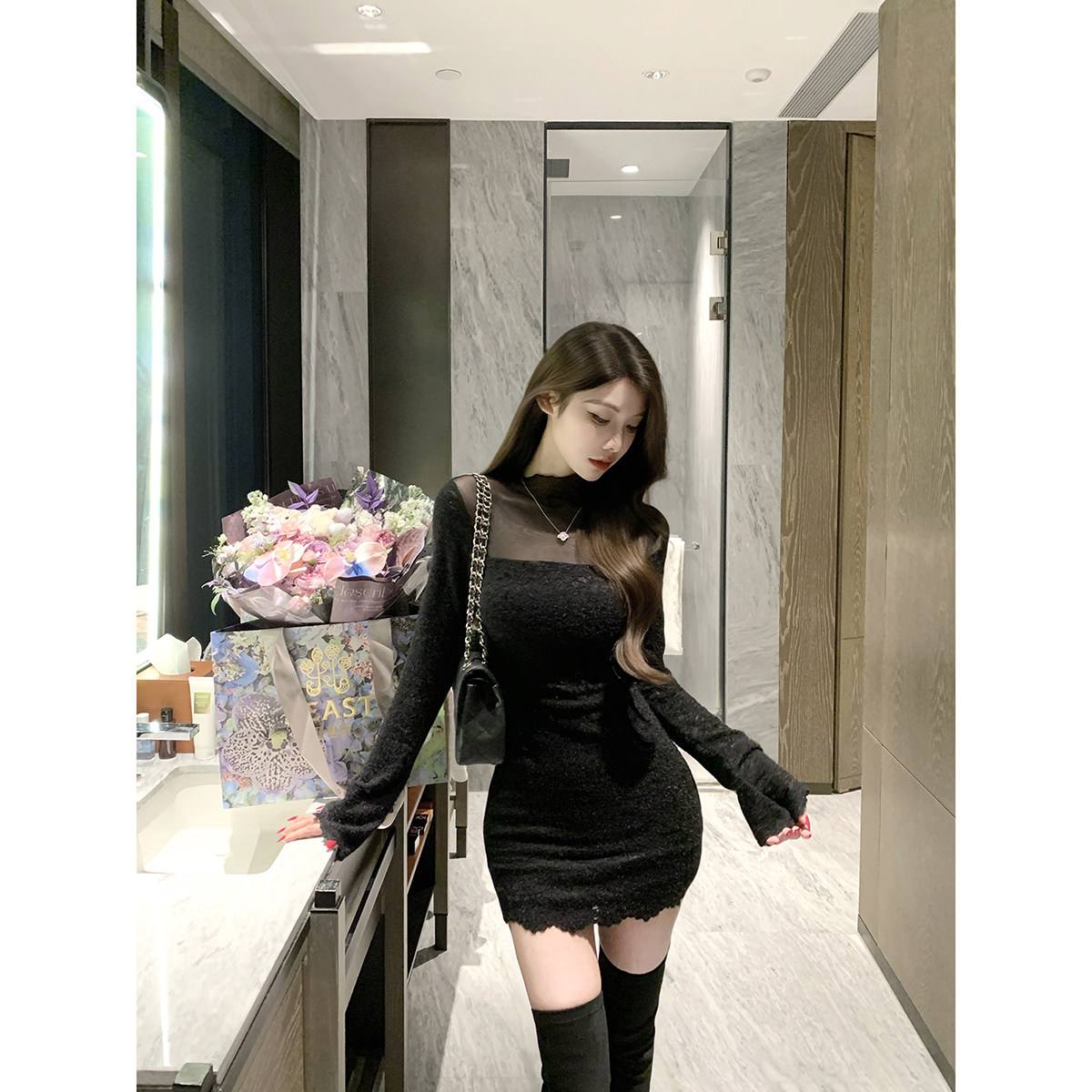 JustQin【纯欲天菜】2025秋冬新款性感蕾丝边收要针织连衣裙女图片