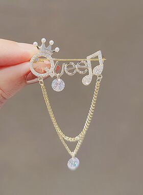满钻流苏字母Queen胸针珍珠女王皇冠高档胸花别针毛衣外套配饰女