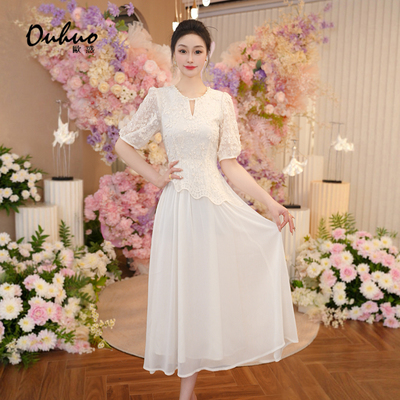 白色刺绣夏季连衣裙女2025新款