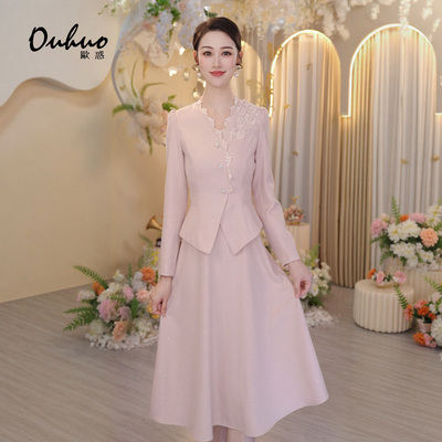 2025新款冬天配大衣的裙子