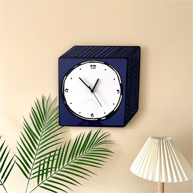 二次元超立方体卡通创意个性静音钟表美术室画室动漫挂钟壁钟