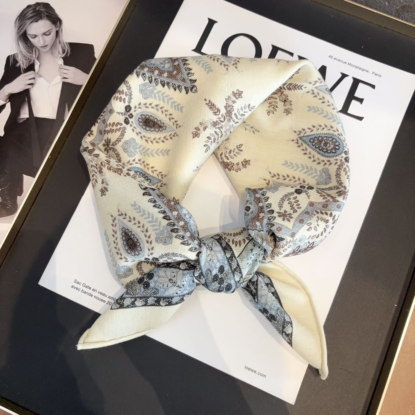 优雅气质款真丝羊毛方巾三角护颈羊绒围巾秋冬季时尚百搭丝毛领巾