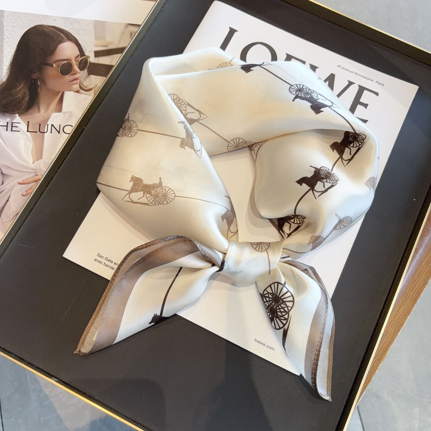 时尚新款真丝丝巾高级感百搭秋冬中方巾100%桑蚕丝送礼丝绸小领巾