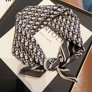 羊毛真丝小方巾丝巾围巾女高档妈妈礼物春秋冬季时尚百搭丝毛领巾