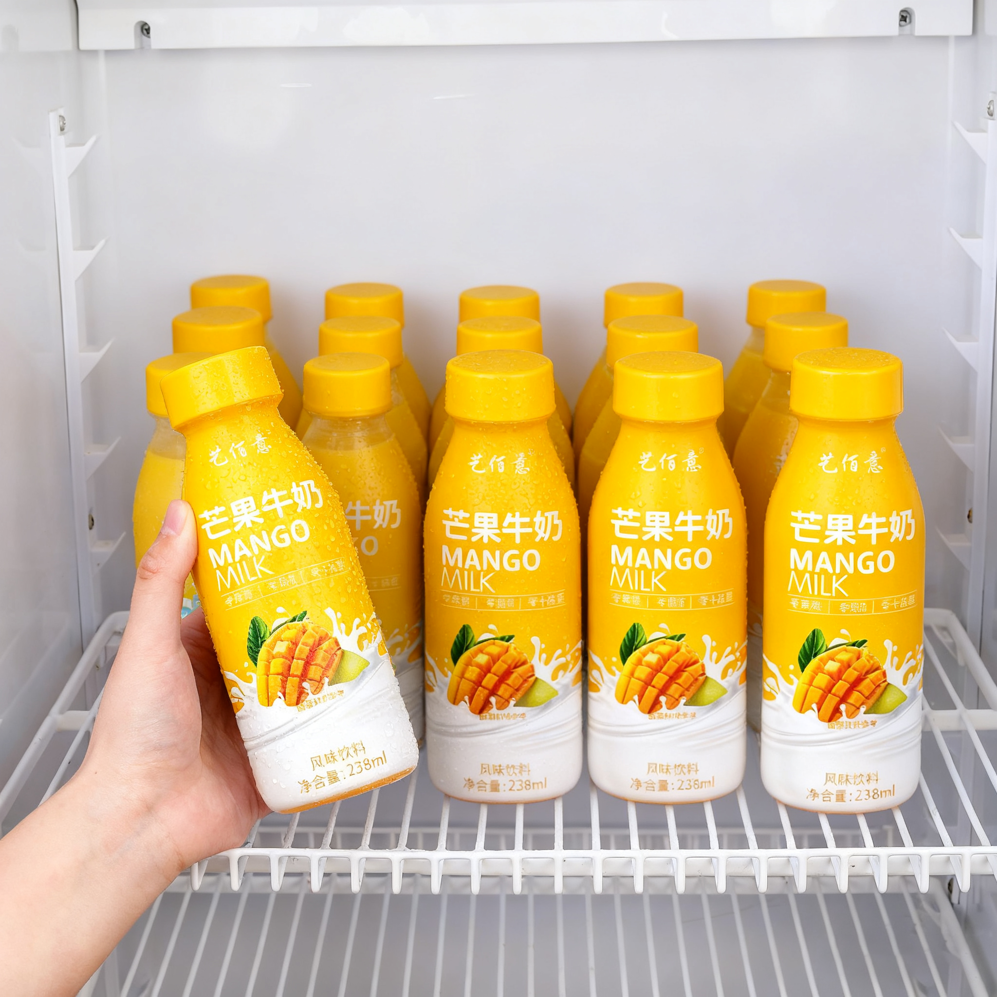 芒果牛奶饮品整箱冬季特价活动中