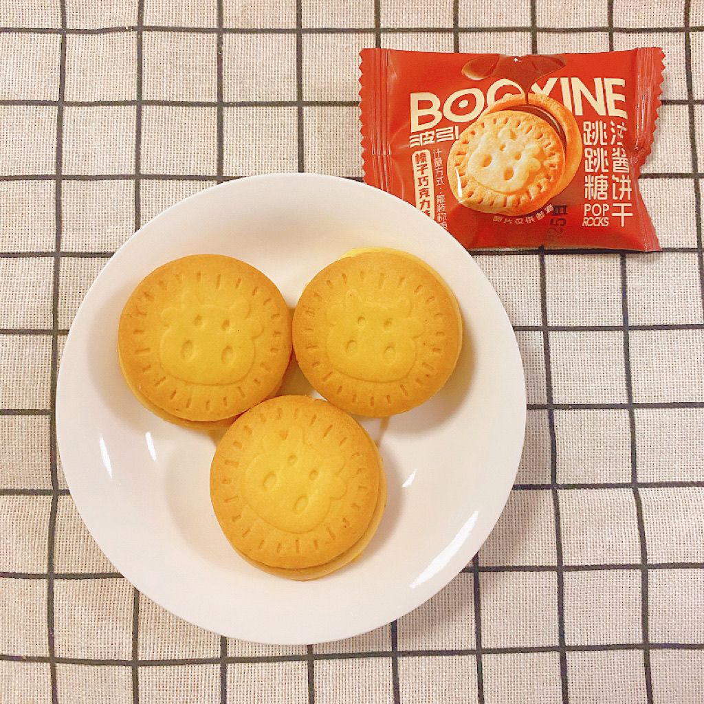 巧克力味跳跳糖夹心曲奇饼干小包装网红好看休闲零食追剧耐吃食品