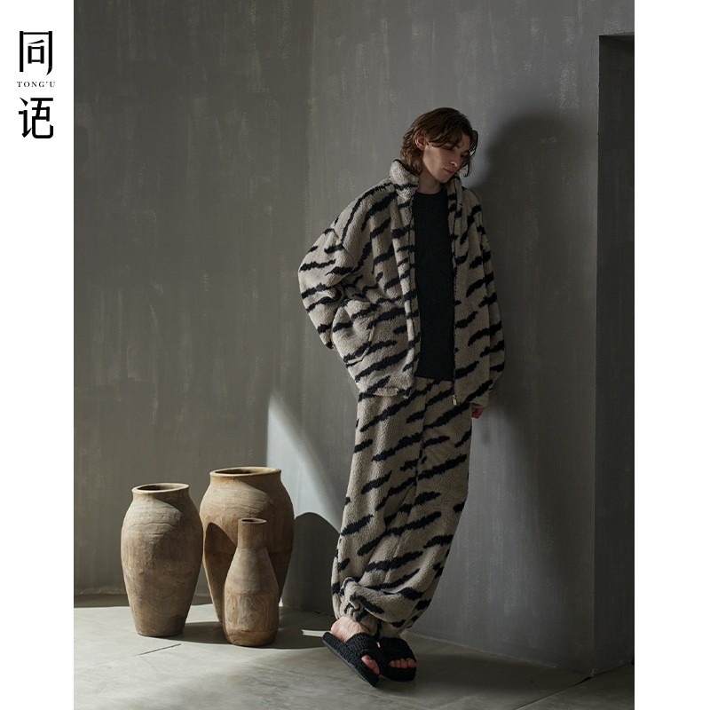 同语睡衣男士珊瑚绒秋冬季加厚款套装女休闲可外穿加绒家居服冬天