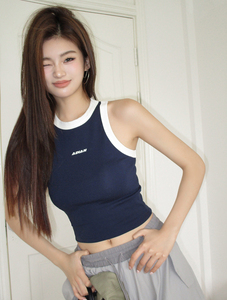 实拍2023夏装新款女欧美风休闲撞色字母印花T恤短款显瘦无袖背心