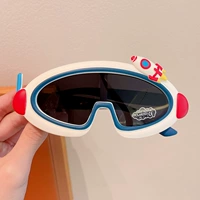 Белый космический космический корабль