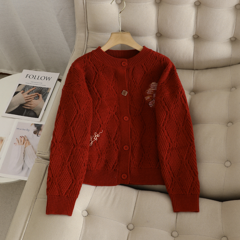 针织单排扣圆领绣花针织开衫