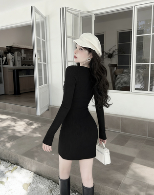 2025年新款法式气质针织连衣裙女秋冬高级感小个子内搭打底毛衣裙